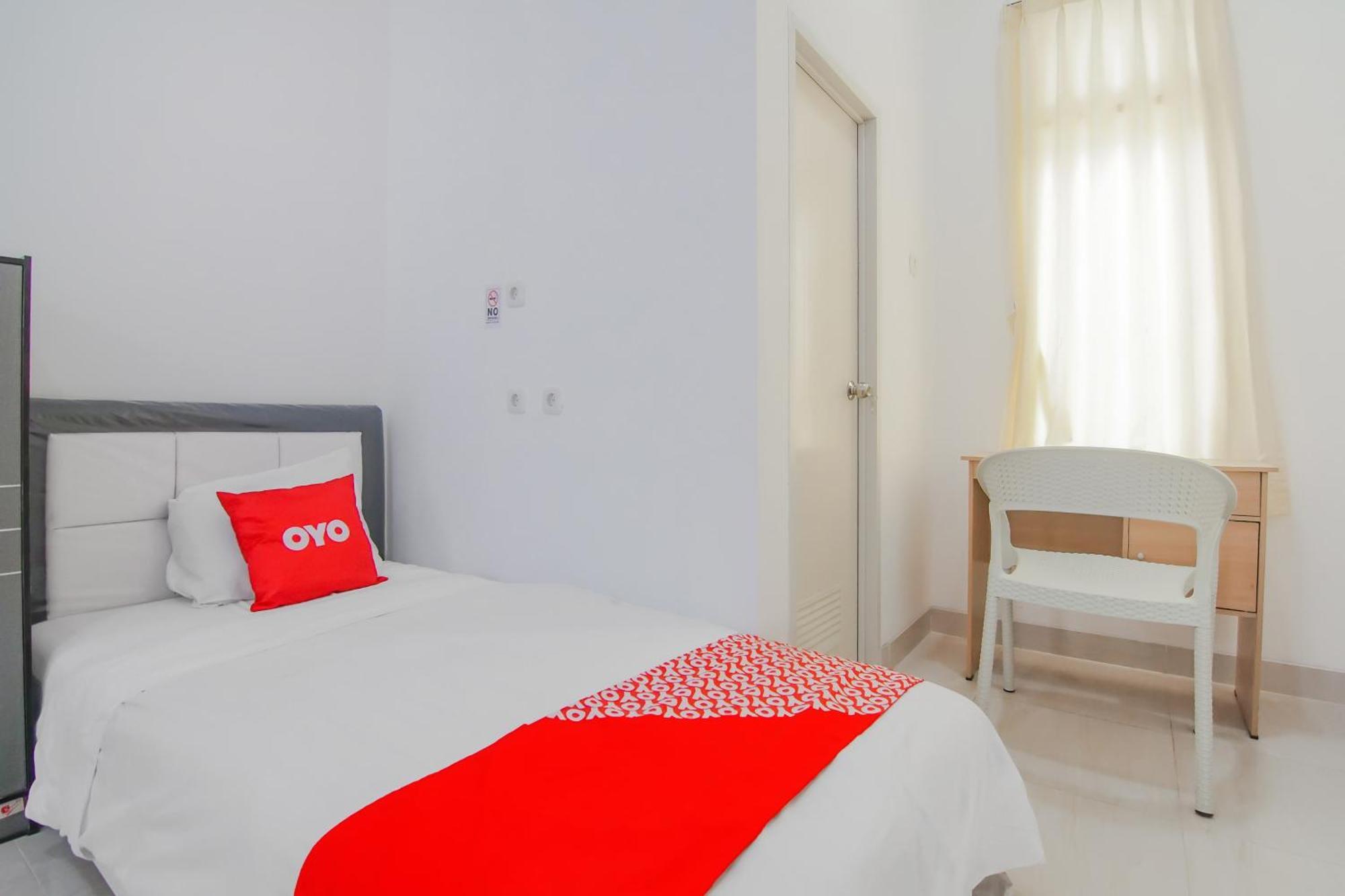 Super Oyo Capital O 90342 Kemang Garden Hotel Jakarta Buitenkant foto